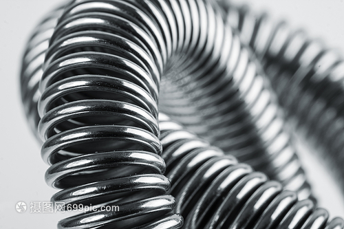 液態(tài)金屬與紡織的奇遇 當(dāng)熔融彈簧縫入織物